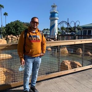 Meet your Posher, Wilfredo